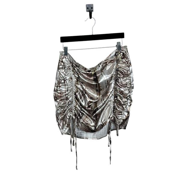 NWT Pretty Little Thing Brown Abstract Print Satin Ruched Skirt Women's Size 16 - Picture 1 of 12